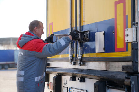 Наши клиенты – это компании с широким спектром логистических потребностей, оперирующих на всей территории Украины.